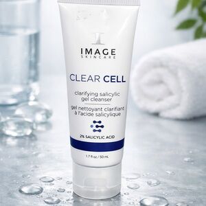 Clear Cell Clarifying Gel Cleanser - White